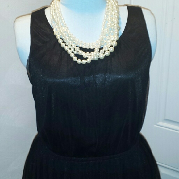 Classy black dress - Picture 2 of 3