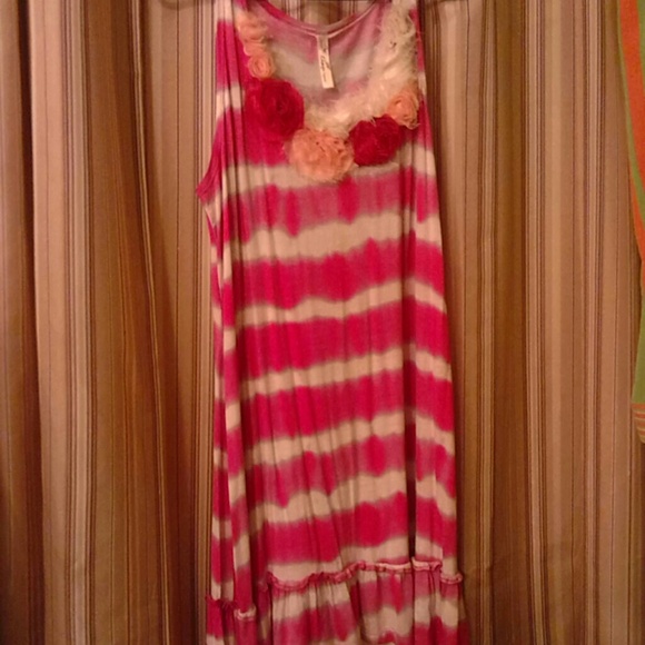 Super soft dress pink and white w/ roses