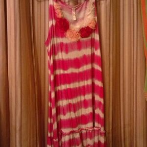 Super soft dress pink and white w/ roses