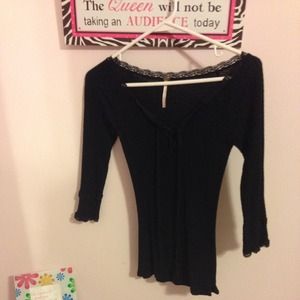 Cute for Fall! Black top with bow accent