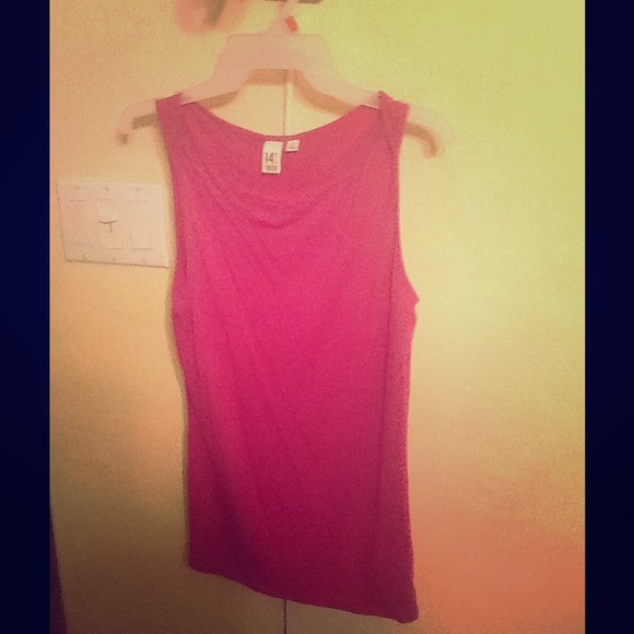 Fuchsia top