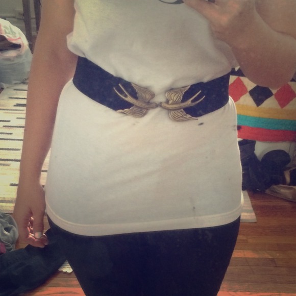 Gold Sparrow Clasp Belt