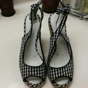 Cute gingham espadrilles.