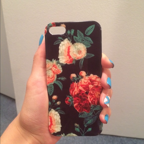 URBAN OUTFITTERS IPHONE 5/5S CASE