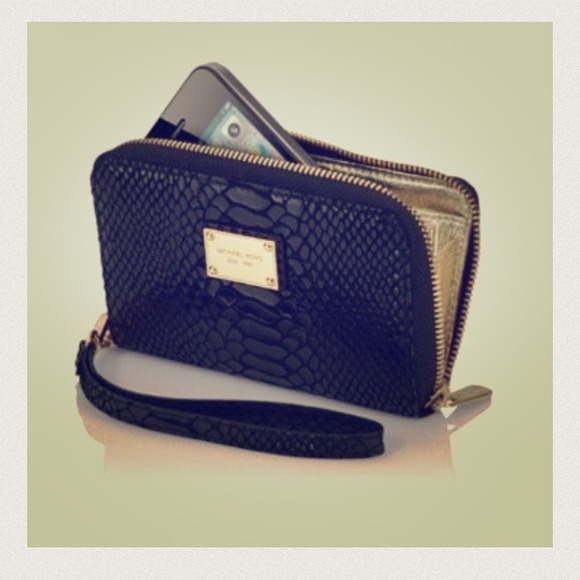 NEW MICHAEL KORS WRISTLET CLUTCH FOR IPHONE 4/4S/5