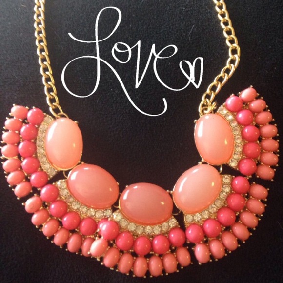 Jewelry - 🎉2X HP🎉Pink Diamond Statement Necklace