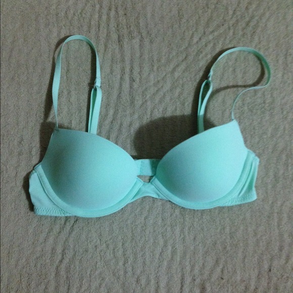 Gilly Hicks Bras (32 b)