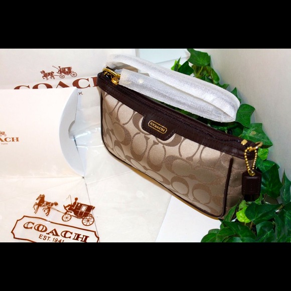 SOLD!! 📌SOLD!!! 📌COACH WRISTLET! 📌SOLD!!! - Picture 4 of 4