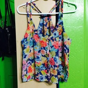 🚫 SOLD 🚫 Floral Strappy Top