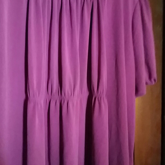 Plus size top - Picture 2 of 4