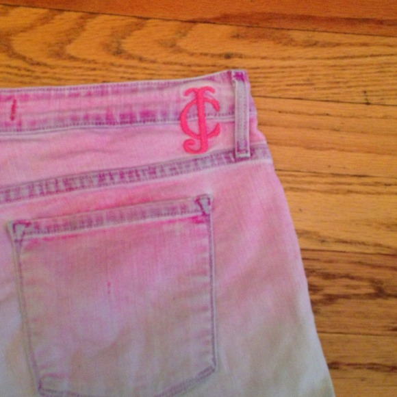 Juicy Couture Shorts - Picture 3 of 3