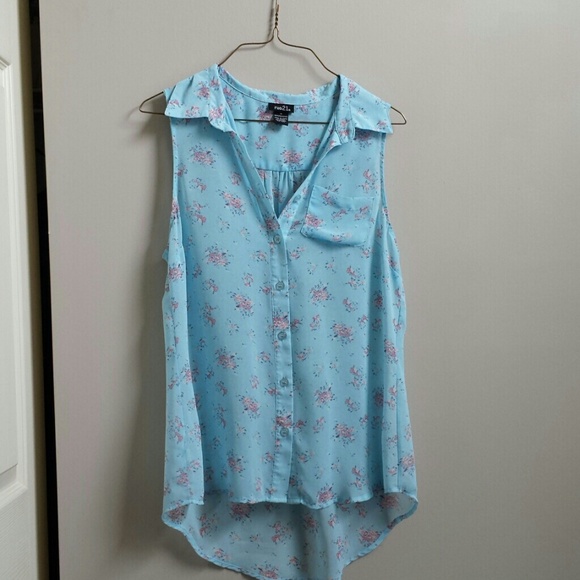 Baby blue floral sleeveless blouse