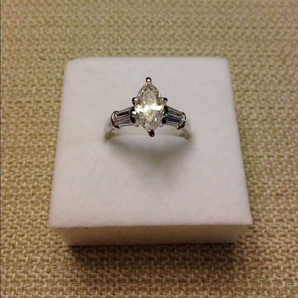 Jewelry - 2.0ct Marquise Engagement