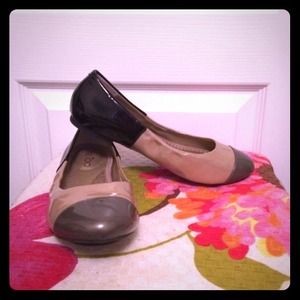 ❌SOLD❌🎉Me Too Flats