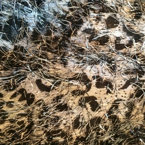 Fuzzy blouse - Picture 2 of 3