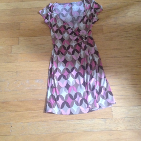 Retro/mod print wrap dress