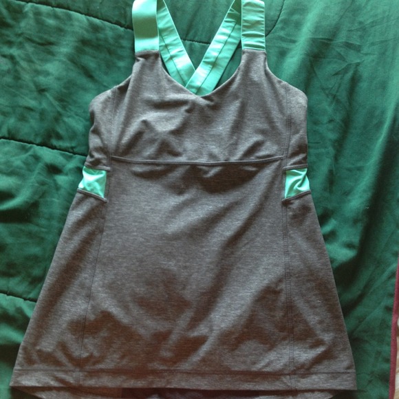 Lululemon push your limits tank size 8