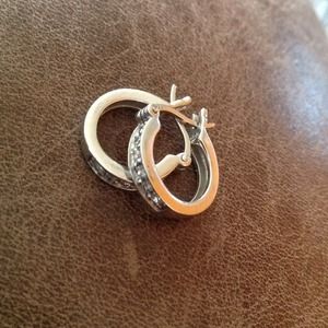 Bundle! 2 pair Stella and Dot earrings NWOT