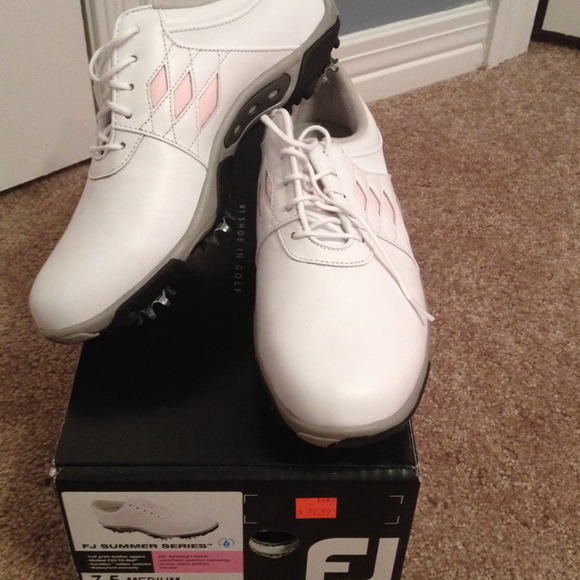 Woman's golf shoes