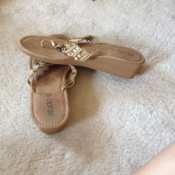 Cute Sandals - Picture 2 of 3