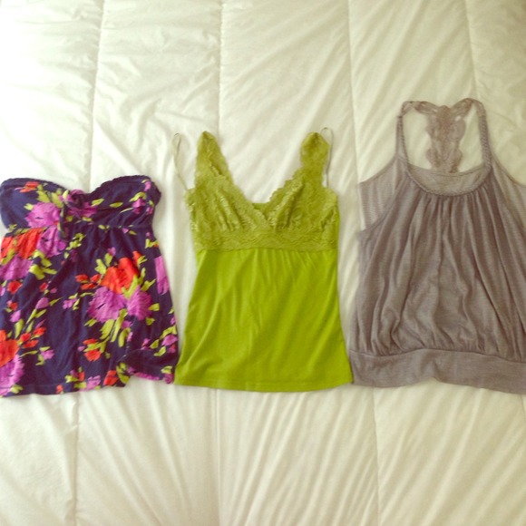 BUNDLE! floral Hollister shirt, green&grey tanks!