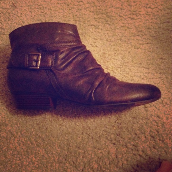 Leather brown boots