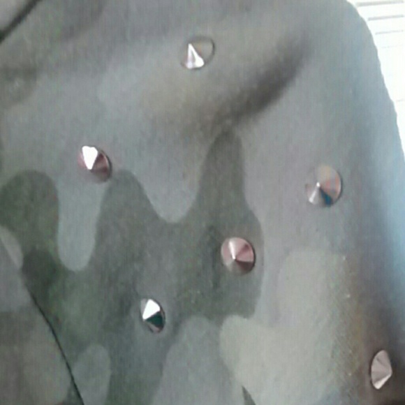 Shirt - Picture 2 of 3