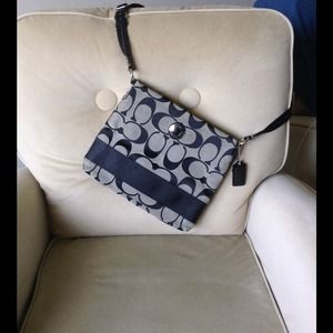 ✒️Signature Coach Crossbody File Bag❤️