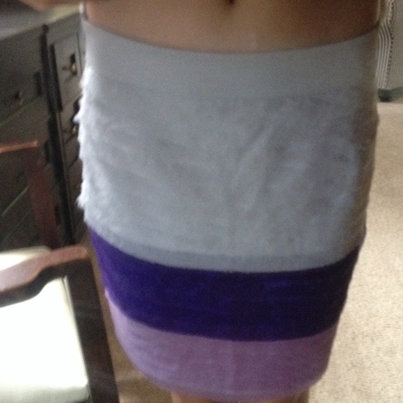 Purple color blocked skirt - Picture 2 of 3