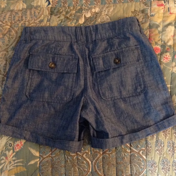 ❗️LAST CHANCE❗️Old Navy chambray shorts - Picture 2 of 4