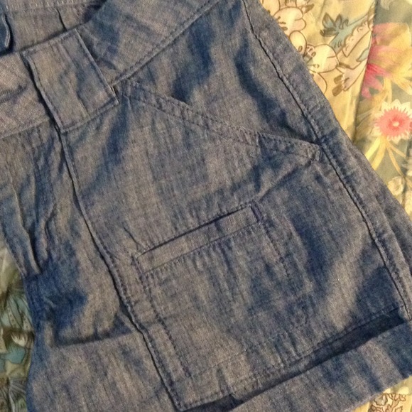 ❗️LAST CHANCE❗️Old Navy chambray shorts - Picture 3 of 4