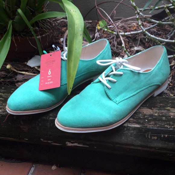 Mossimo Teal Flats - Picture 1 of 3