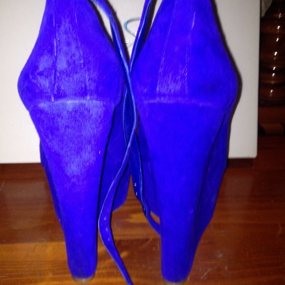 Shoes - Picture 4 of 4