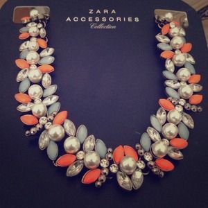 Zara stones and pearls necklace