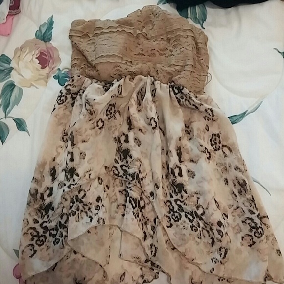 Strapless cheetah and crochet shirt