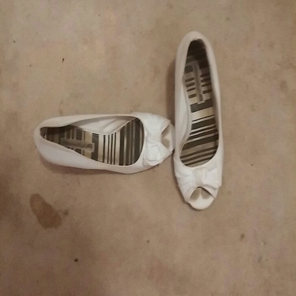 White American eagle wedges