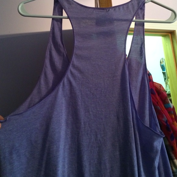 VS pink tank - Picture 4 of 4