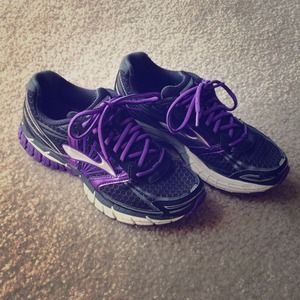 Brooks Black/Purple Running Shoes