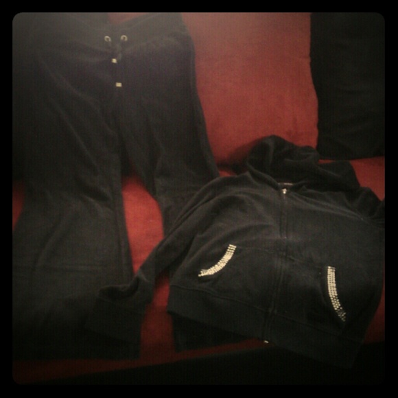 Vs black sweat outfit