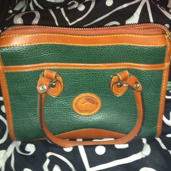 Vintage dooney and burn green been sitting around