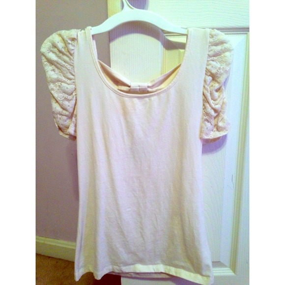 bow backed ruffled sleeved shirt