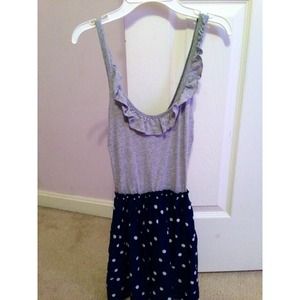 cute dress!