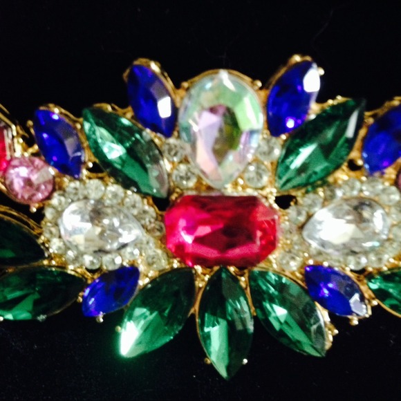 Multi-colored Rhinestone Necklace - Picture 3 of 3