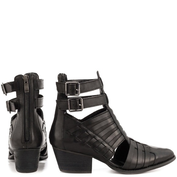 Chinese Laundry Boots - ⬇️Black Cut Out Ankle Bootie