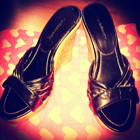 Cork board high heels