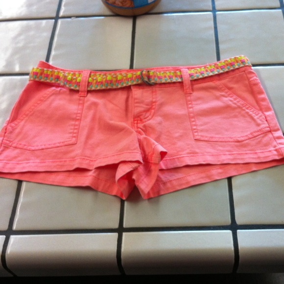 Low-rise neon pink shorts - Picture 1 of 2