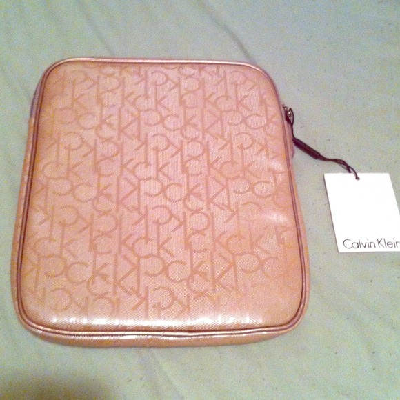 SOLD✖️BrandNew Calvin Klein Small Laptop/iPad Case