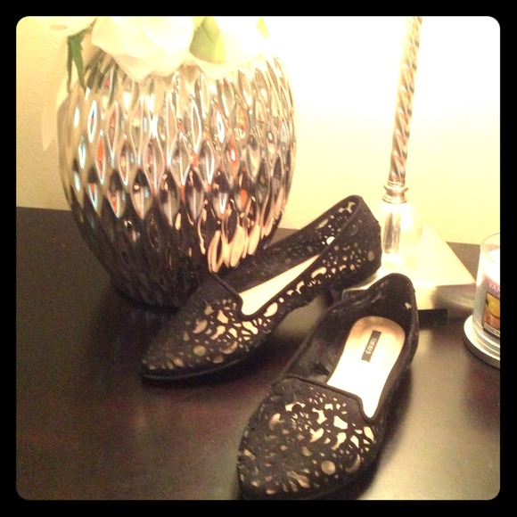 Black Ballet Flats, Pointed Toe. Lace outlay