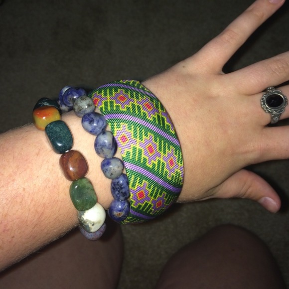 Patterned bracelet - Picture 2 of 2