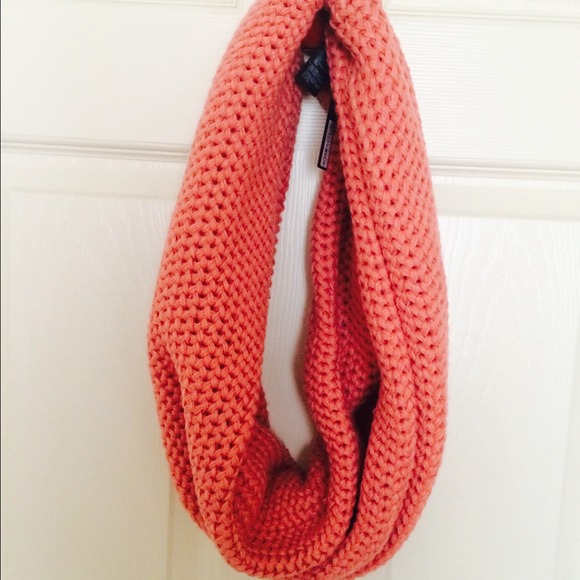 Rose Infinity Scarf - Picture 2 of 3